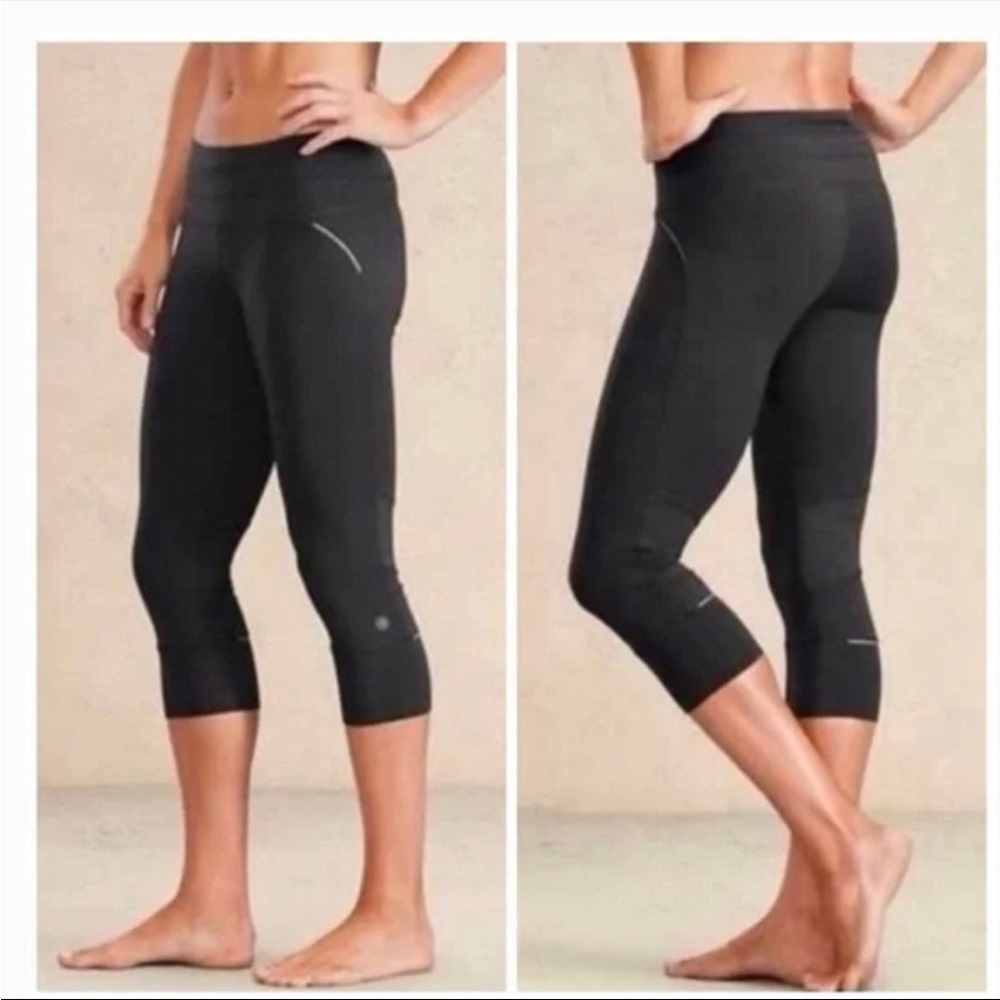 Athleta Relay Capri Cropped Leggings | Grey | Medium
